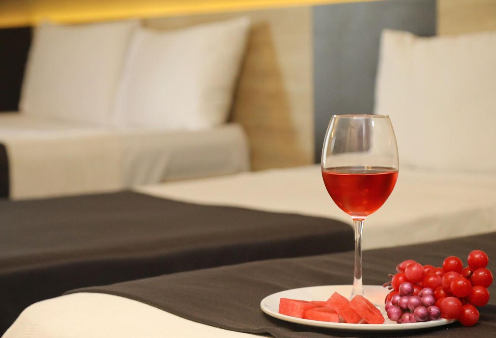 Grand Faik Hotel Кешме Экстерьер фото