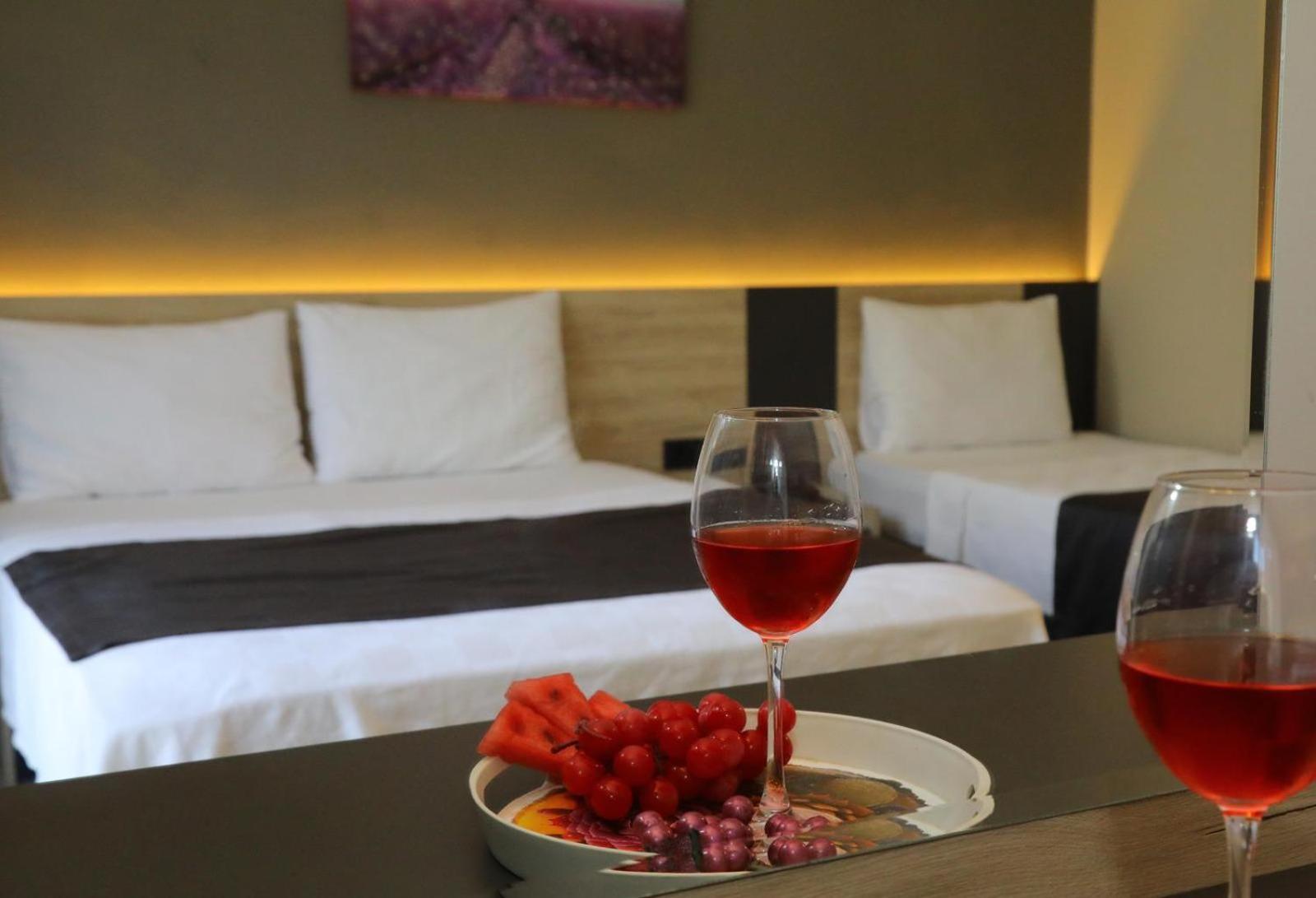 Grand Faik Hotel Кешме Экстерьер фото